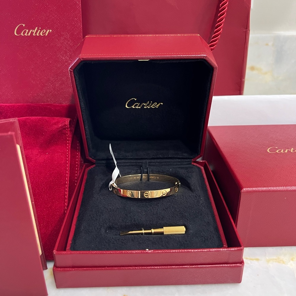 ‼️SOLD‼️ Cartier Love Bangle